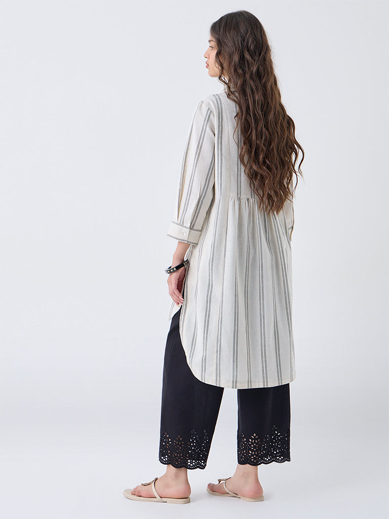 Utsa Off-White Embroidered Cotton-Blend High-Low Kurta