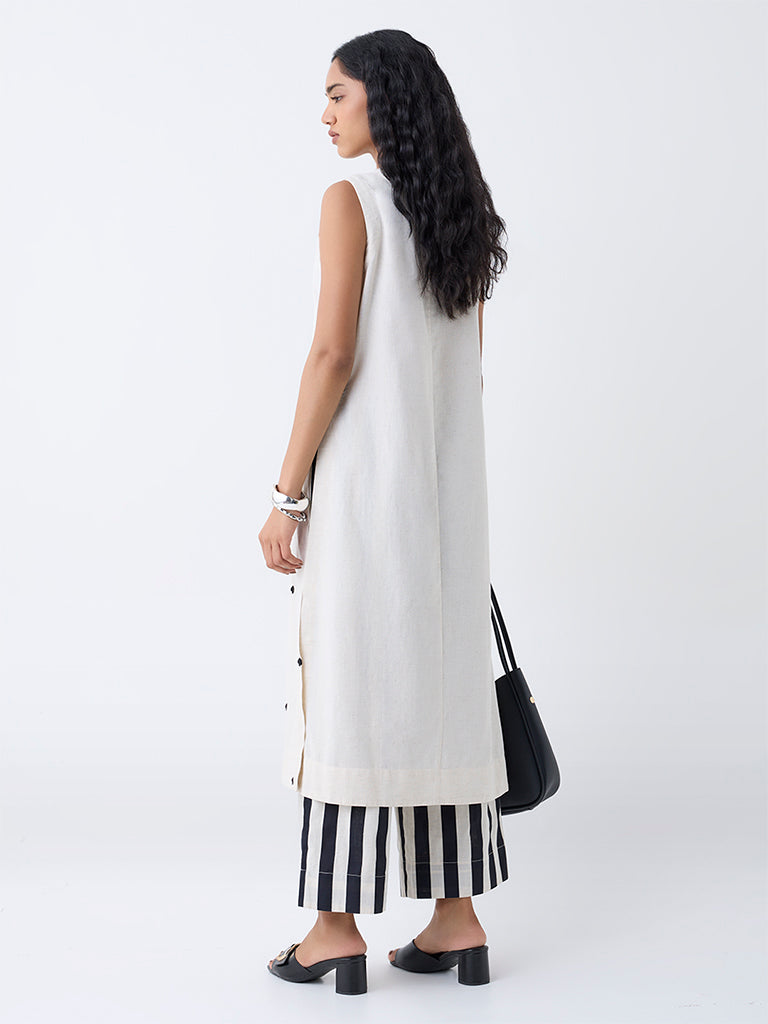 Utsa Off-White Embroidered Cotton-Blend A-Line Kurta