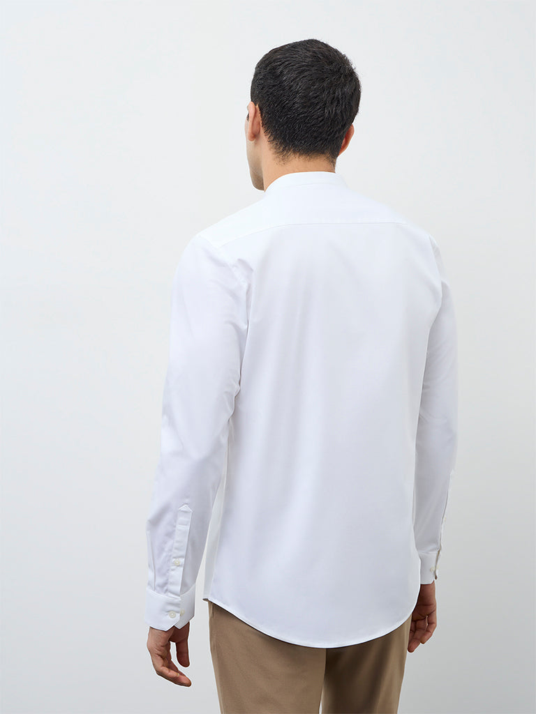 WES Formals White Solid Slim-Fit Cotton-Blend Shirt