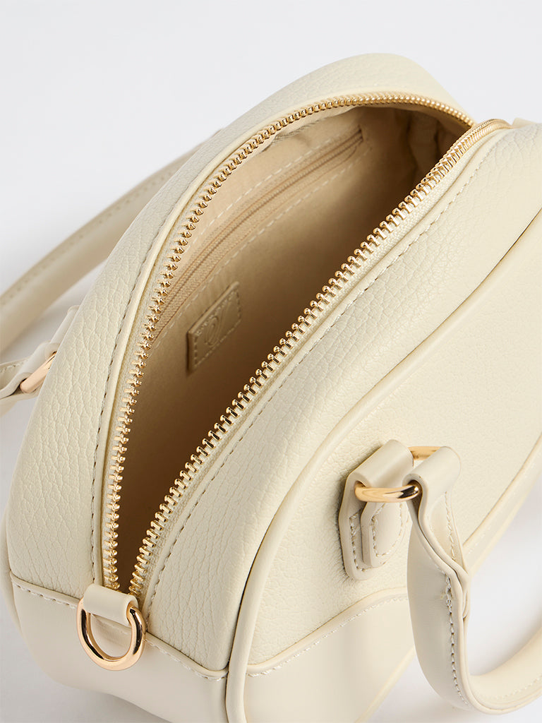 Westside Off-White Horizonal Shoulder Bag