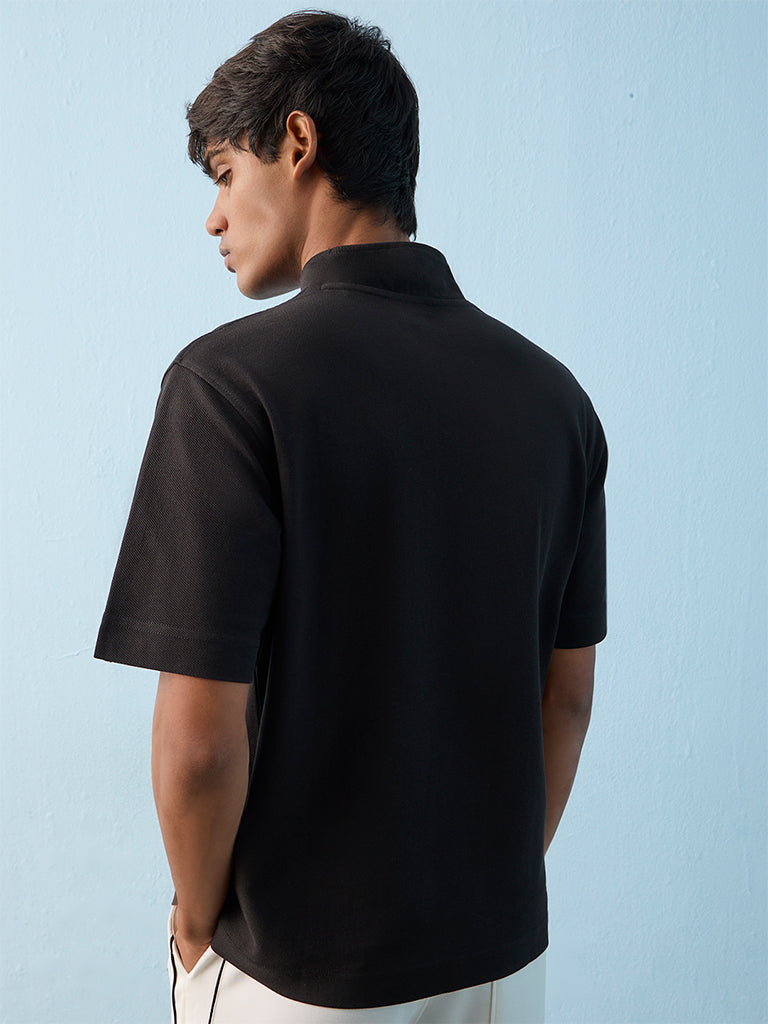 Nuoflexx Solid Black Slim-Fit T-Shirt