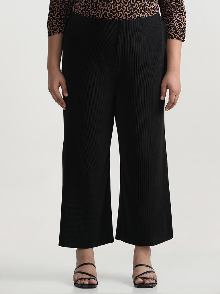 Robell – Lena 09 - Cropped Trousers With Cut Away Ladder Design at Hem –  Gillie G's
