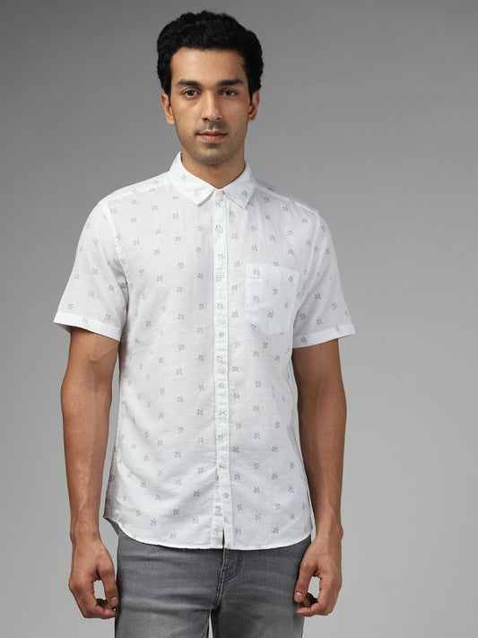 WES Casuals White Leaf Printed Slim-Fit Blended Linen Shirt