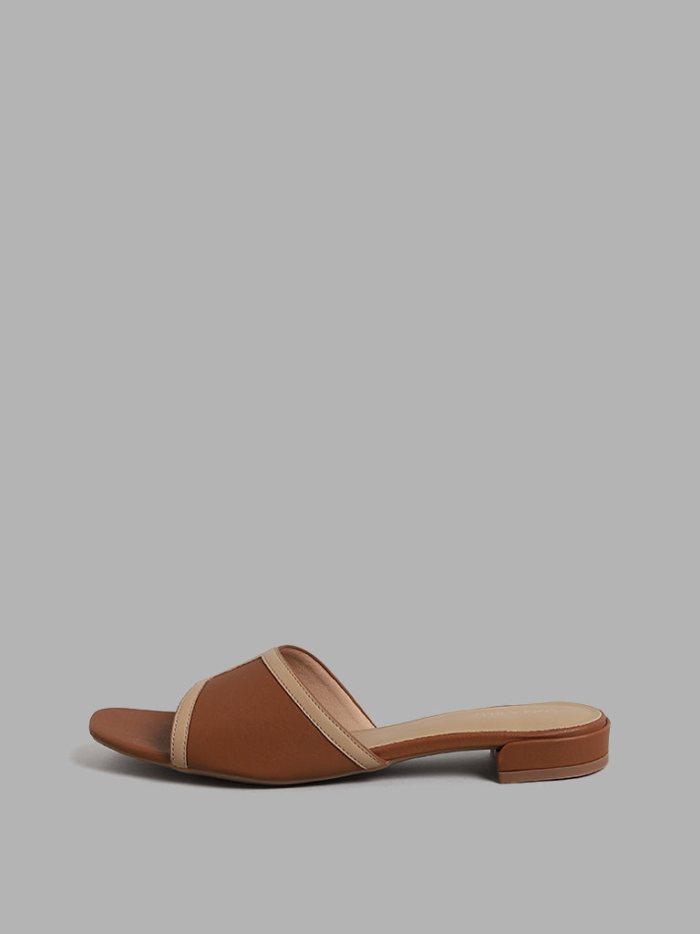 Color outlet block mules