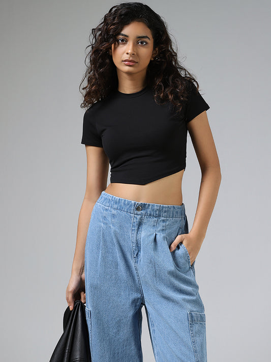 Nuon Solid Black Crop T-Shirt