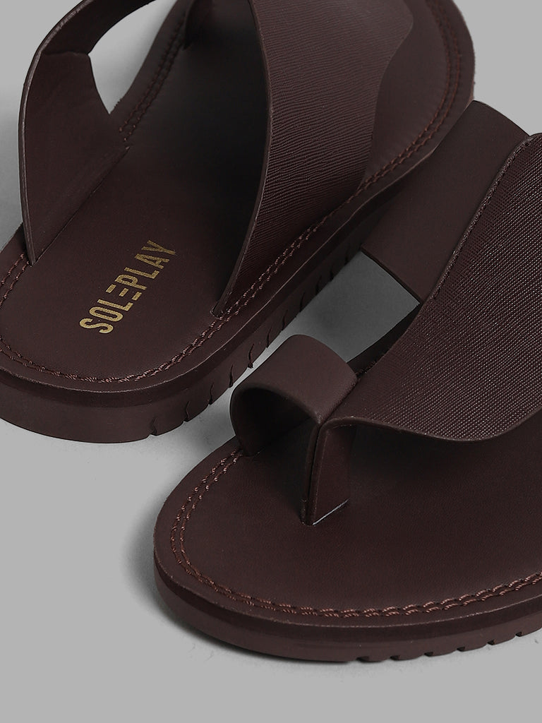 Brown Leather Handcrafted Kolhapuri Sandals Design by The Madras Trunk at  Pernia's Pop Up Shop 2024