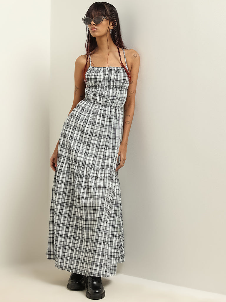 Black and white sale checkered maxi dress