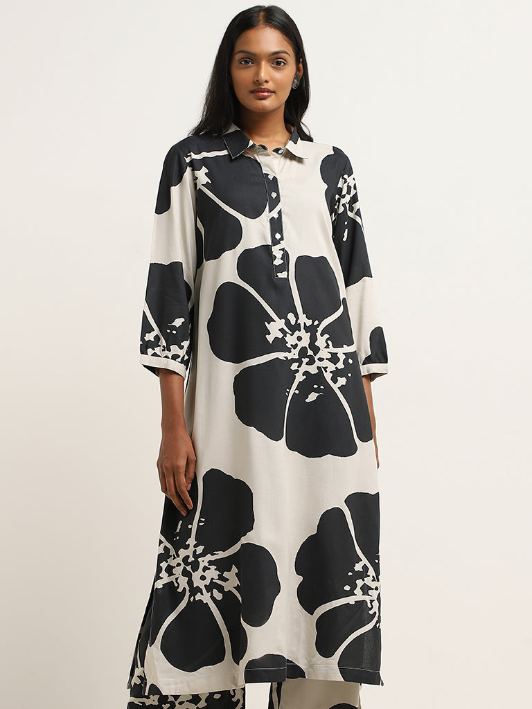 Utsa Black Floral Printed A-Line Kurta