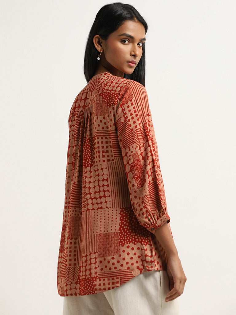 Utsa Red Printed Straight Kurti