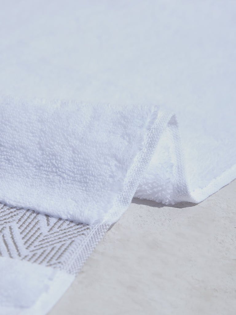 Westside Home White Jacquard Detailed Hand Towel