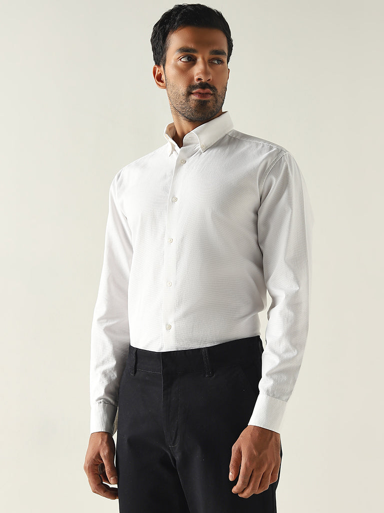 Ascot White Solid Relaxed Fit Shirt