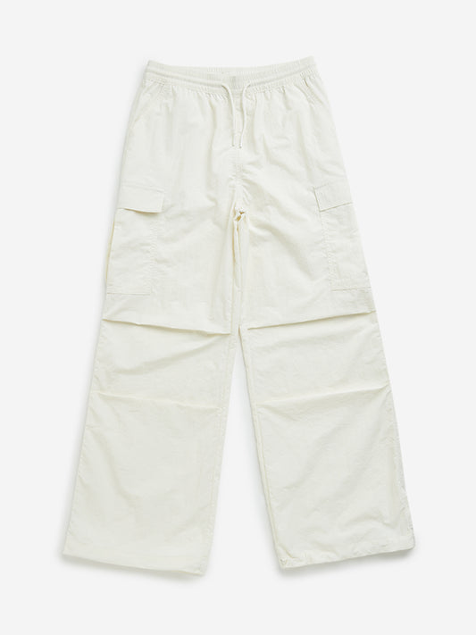 Y&F Kids Off-White Cargo-Style Mid-Rise Trousers