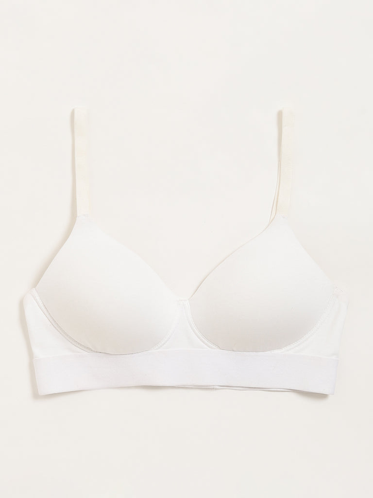 Superstar White Solid Padded Non-Wired Cotton Blend Bra