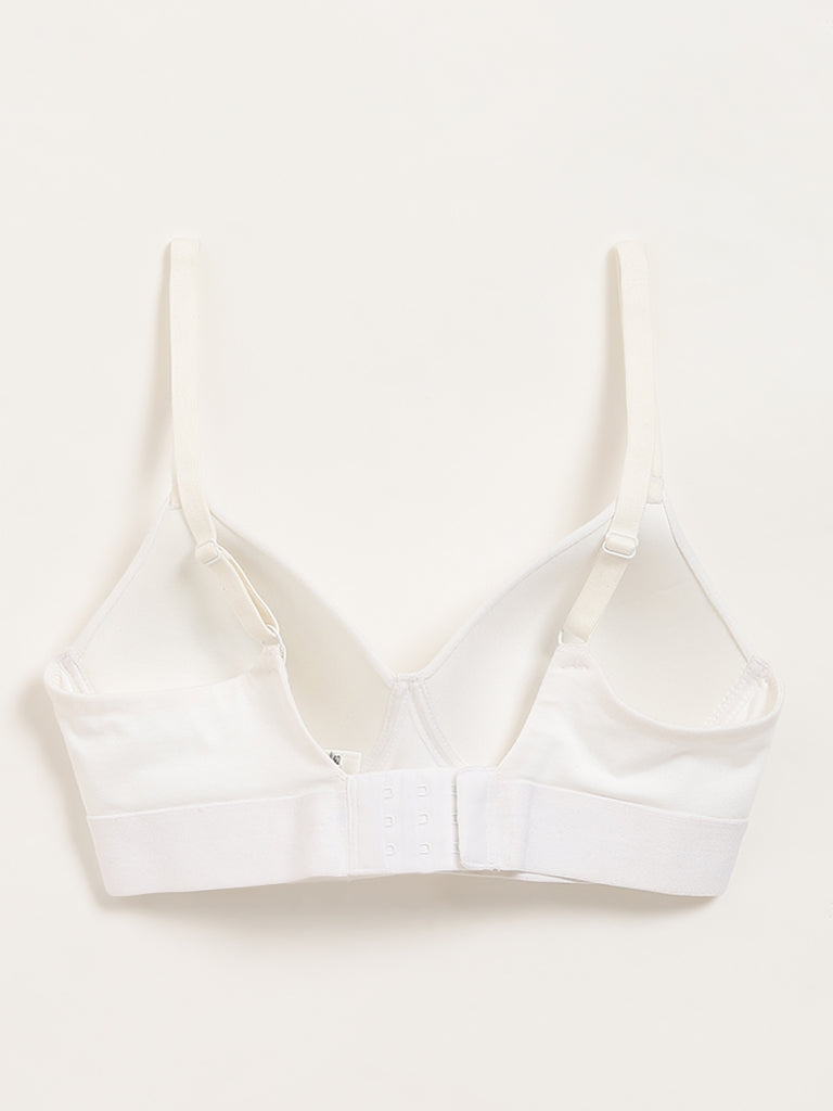 Superstar White Solid Padded Non-Wired Cotton Blend Bra