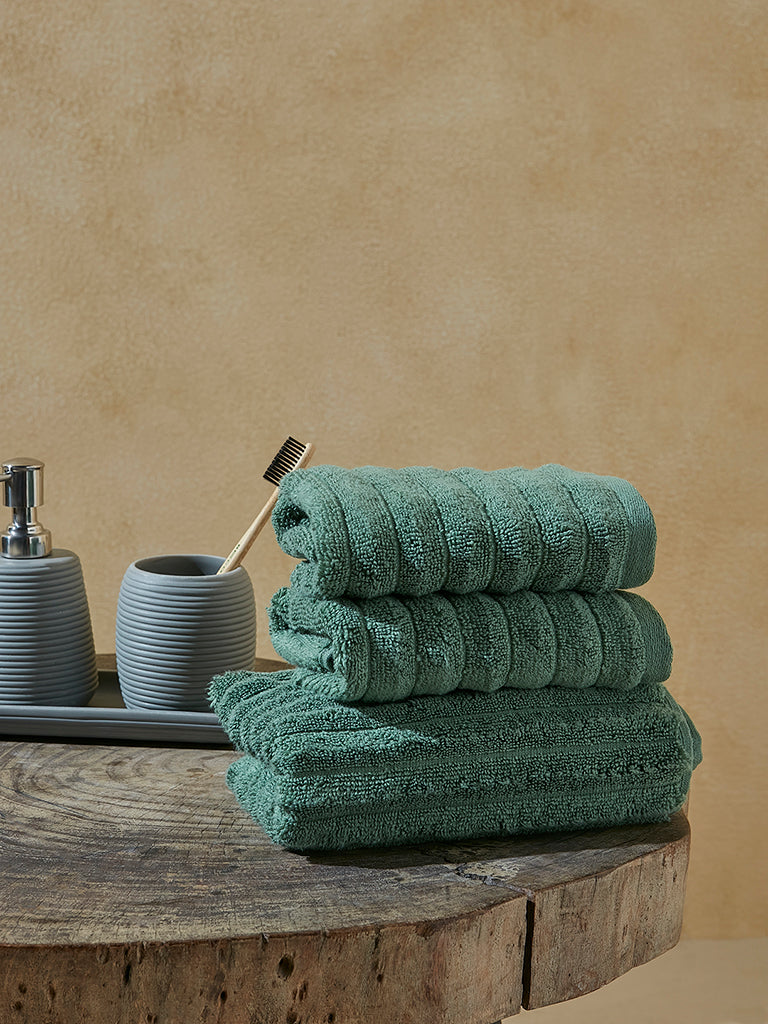 Westside Home Dark Green Self-Striped Luxe Ripple Face Towels (Set of 2)