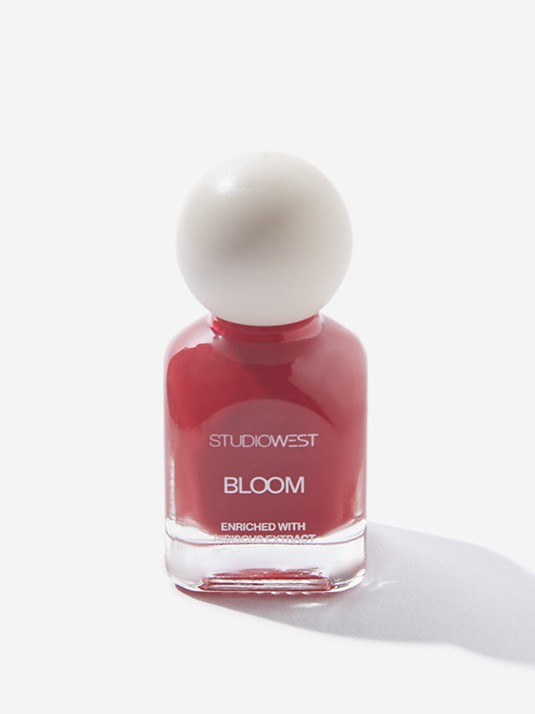 Studiowest Bloom Creme Red- 04 Hibiscus Nail Colour - 9 ML