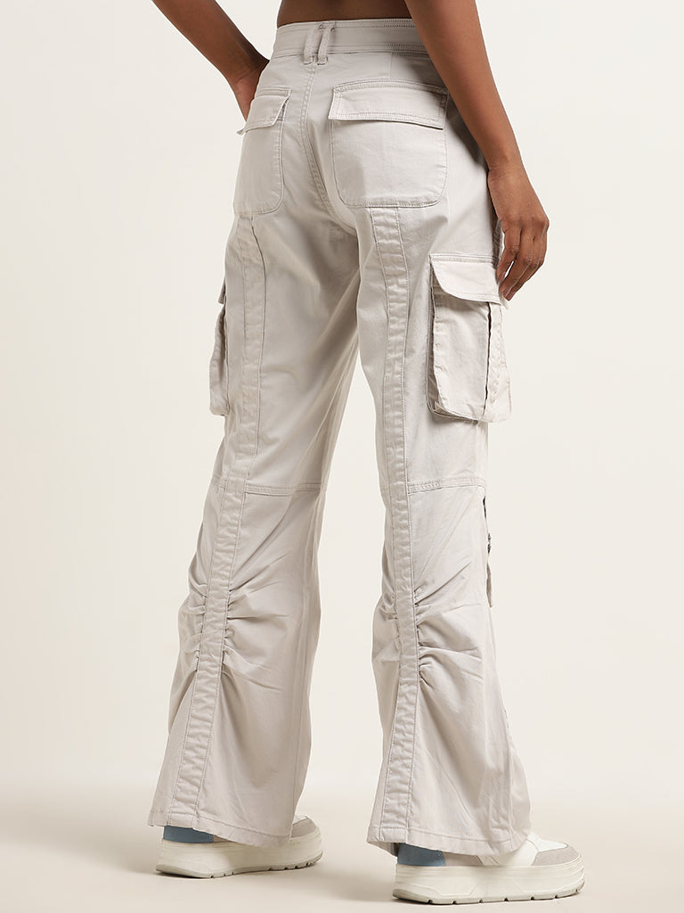 Nuon Beige Relaxed - Fit Mid - Rise Cargo-Style Jeans