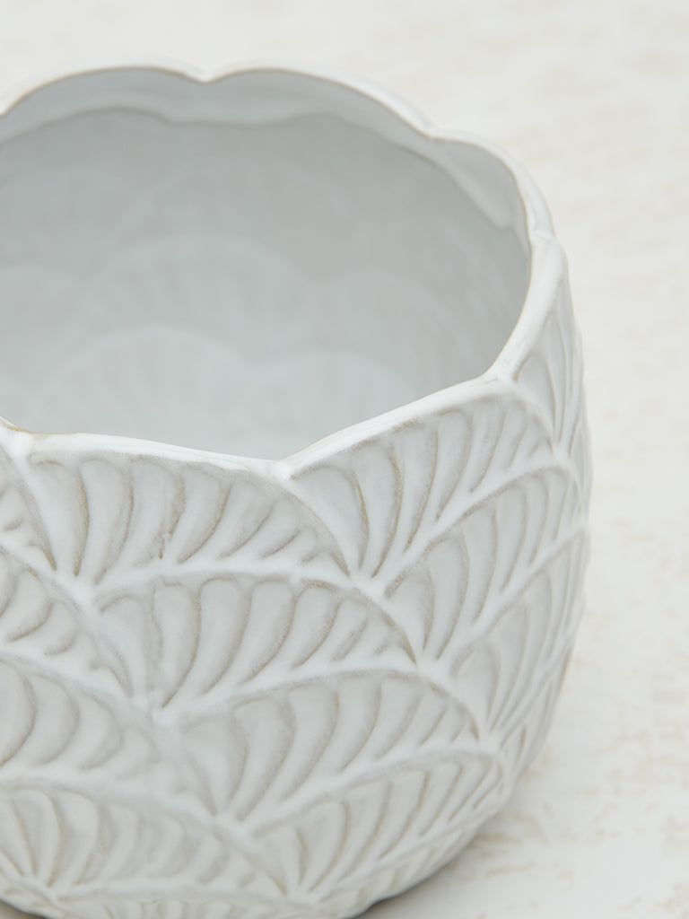 Westside Home White Scallop Textured Ceramic Planter