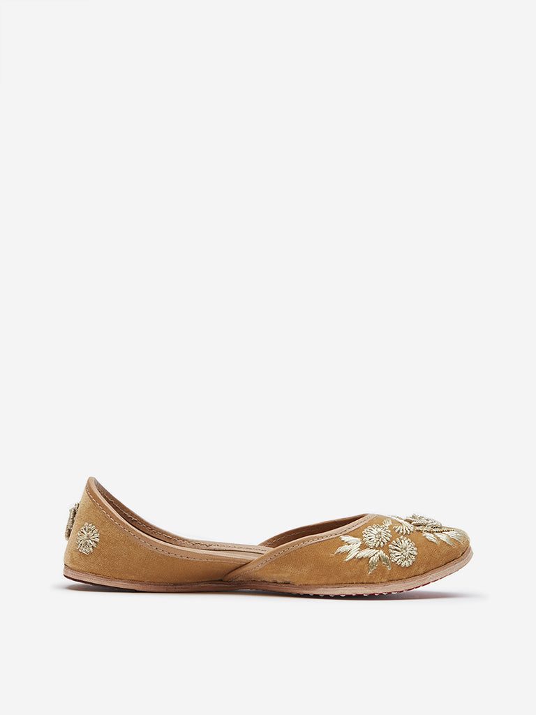 LUNA BLU Mustard Zari Embroidered Juttis