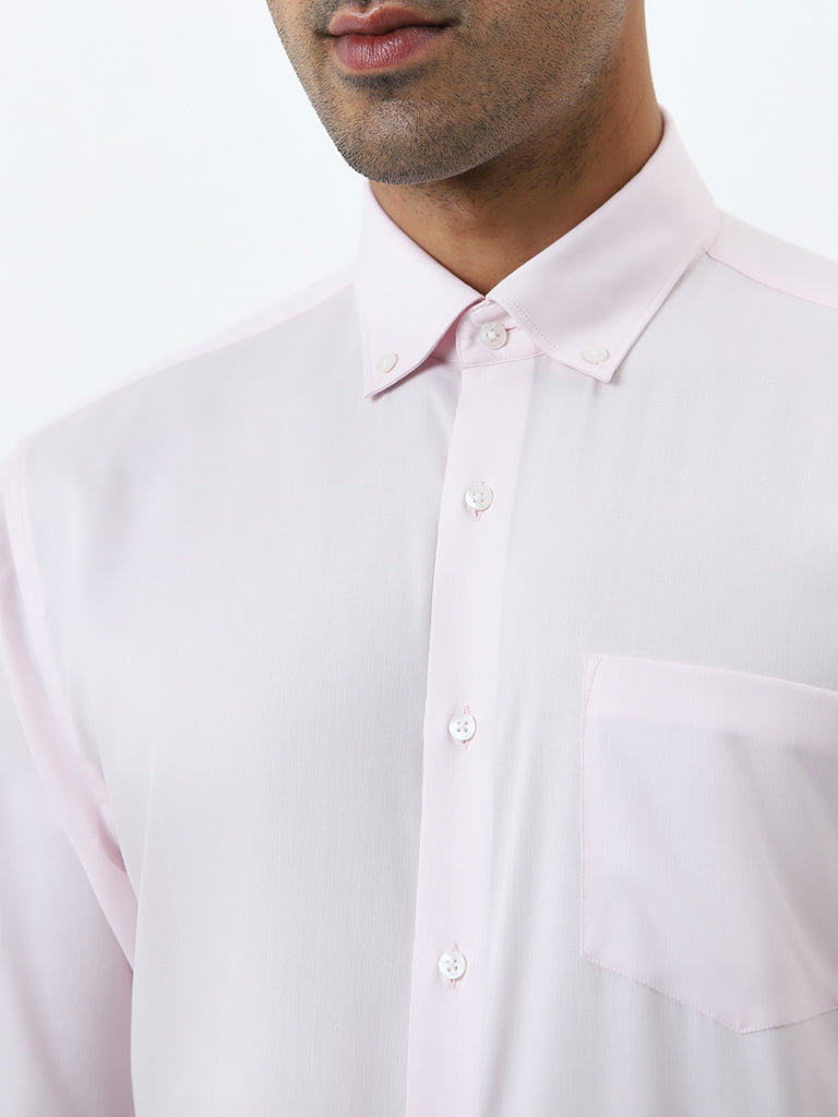 WES Formals Light Pink Solid Slim-Fit Cotton Shirt