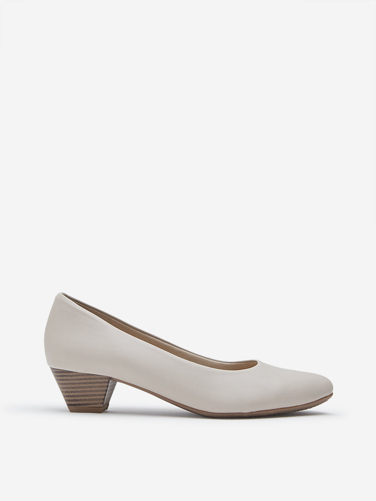 LUNA BLU Ivory Solid Pointed Pump Shoes