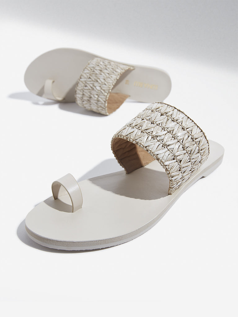 LUNA BLU Ivory Jute Strap Toe-Ring Sandals