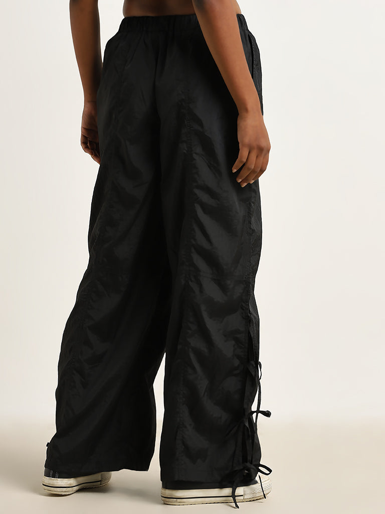 Nuon Black Ruched Design Low-Rise Trousers