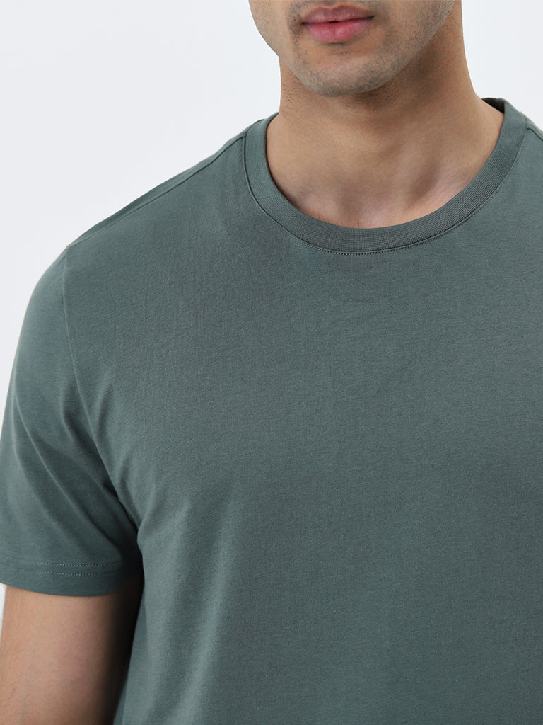 WES Casuals Green Solid Slim-Fit Cotton T-Shirt