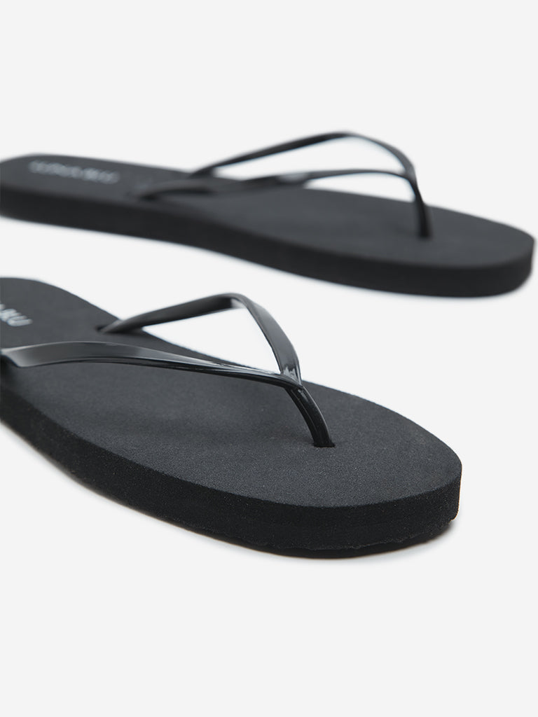 LUNA BLU Black Glossy Thong-Strap Flip-Flop