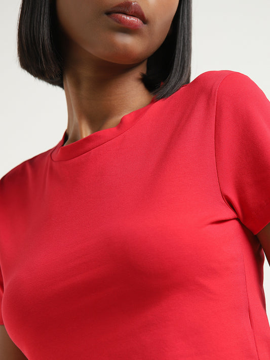 Nuon Red Solid Cropped Cotton Blend T-Shirt