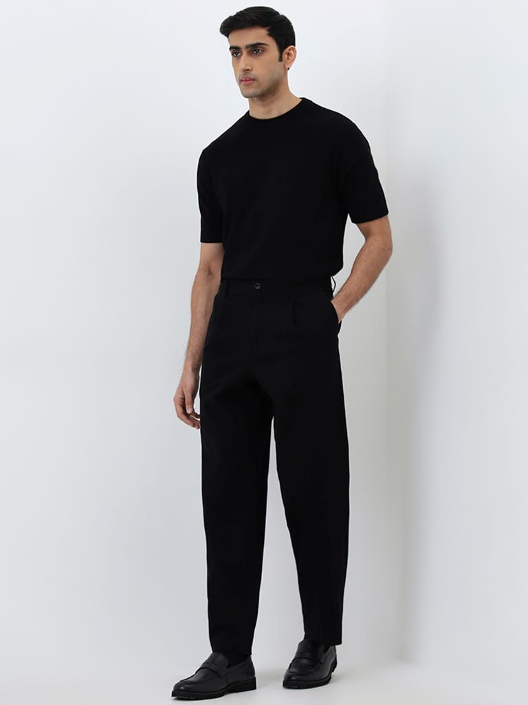 WES Formals Black Solid Slim-Fit T-Shirt