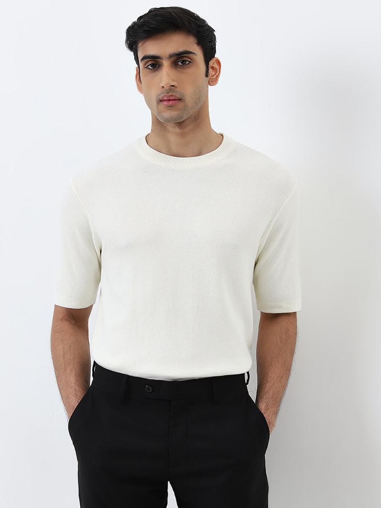 WES Formals White Solid Slim-Fit T-Shirt