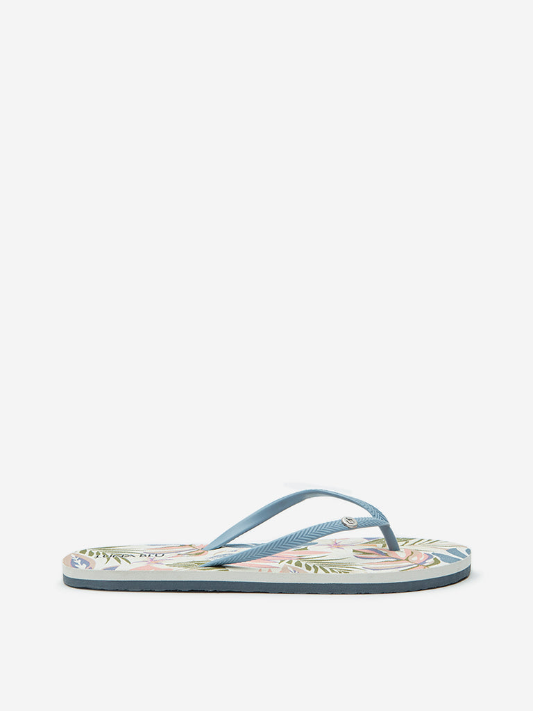 LUNA BLU Dusty Blue Leaf Design Flip-Flop