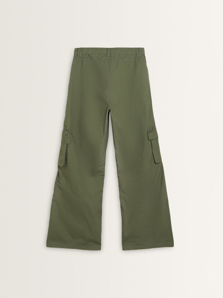 Nuon Olive Cargo-Style Wide Leg Fit Mid-Rise Trousers