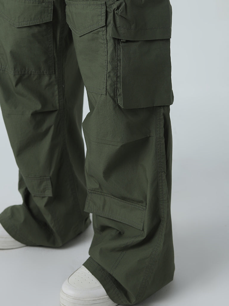 Nuon Olive Cargo-Style Wide Leg Fit Mid-Rise Trousers