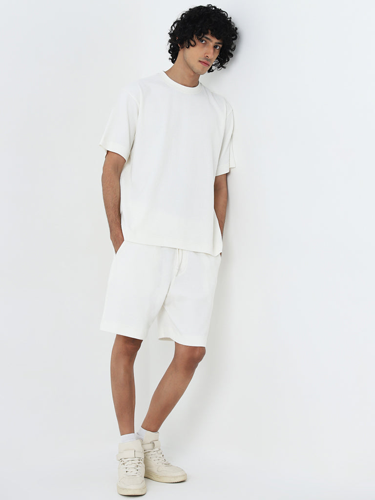 Studiofit Off-White Textured Mid-Rise Relaxed-Fit Shorts