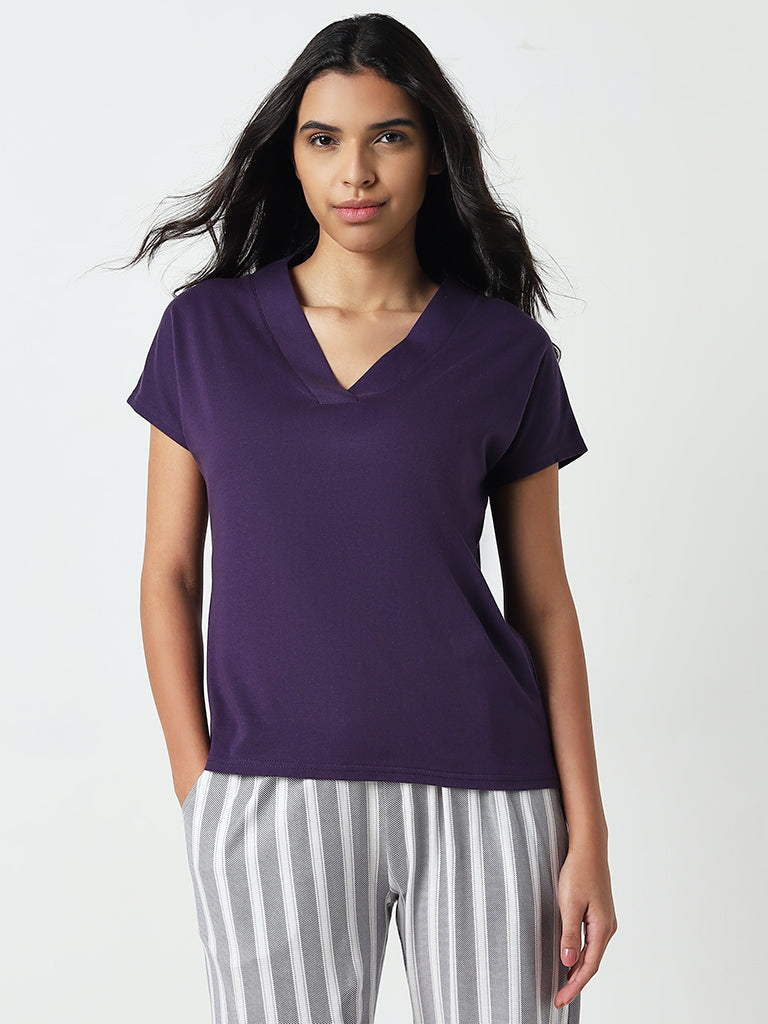 Wunderlove Solid Purple V-Neck Cotton Top