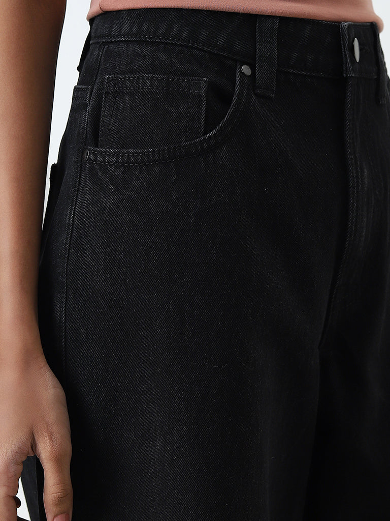 Nuon Black Straight - Fit High - Rise Jeans