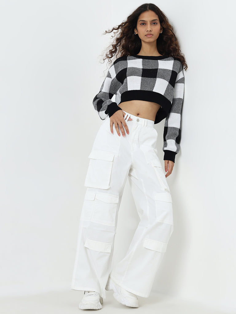 Nuon Black & White Checkered Cropped Sweater