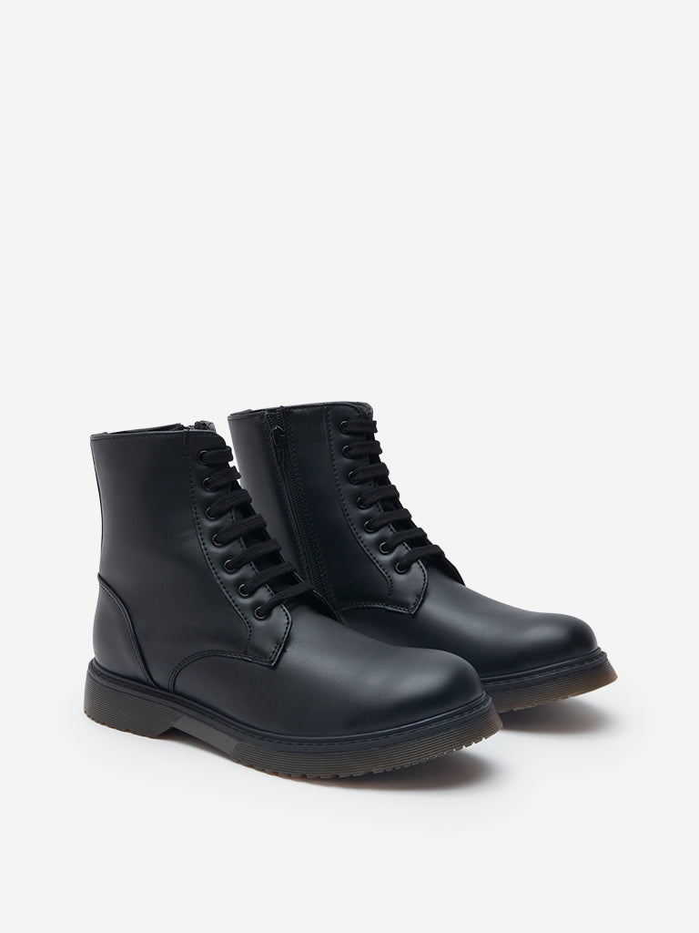 LUNA BLU Black Lace-Up Boots