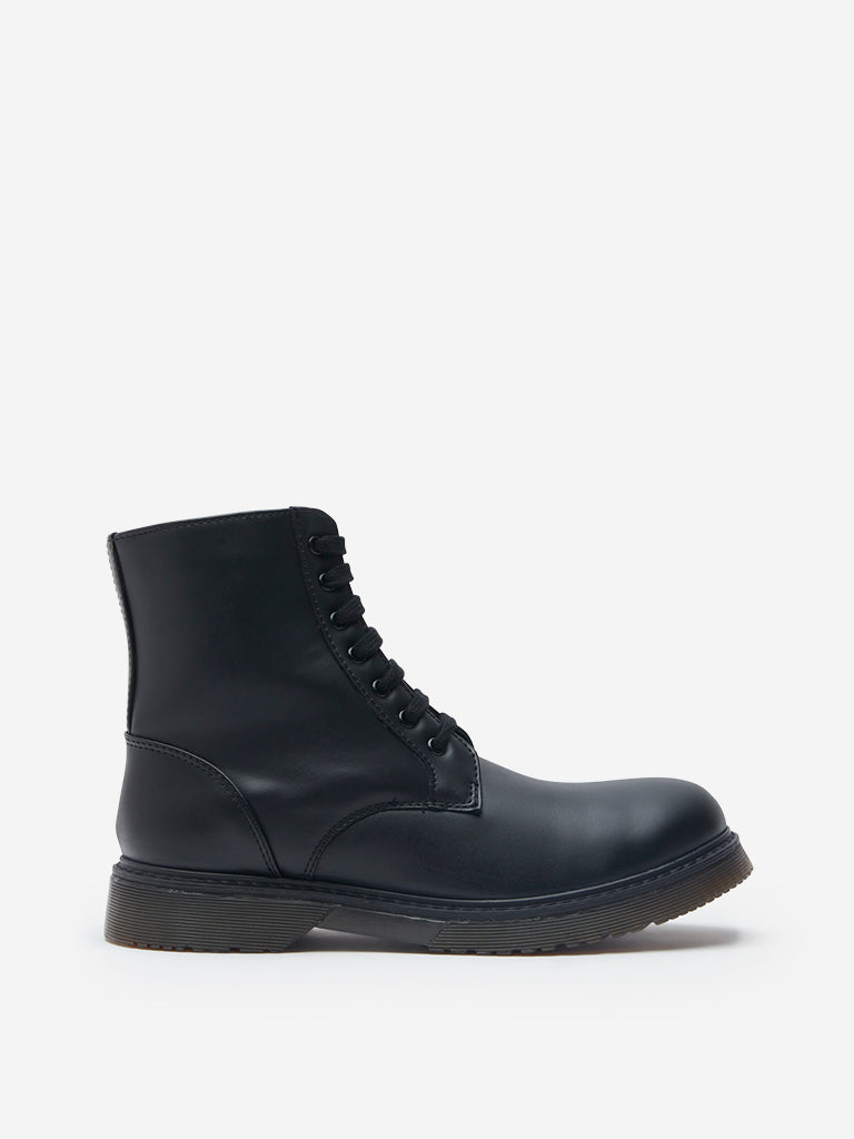 LUNA BLU Black Lace-Up Boots