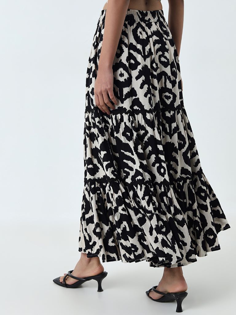 LOV Off-White Abstract Patterned Tiered Skirt