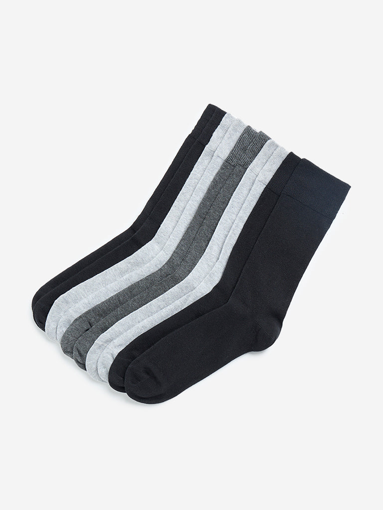 WES Lounge Black Solid Socks - Pack of 5