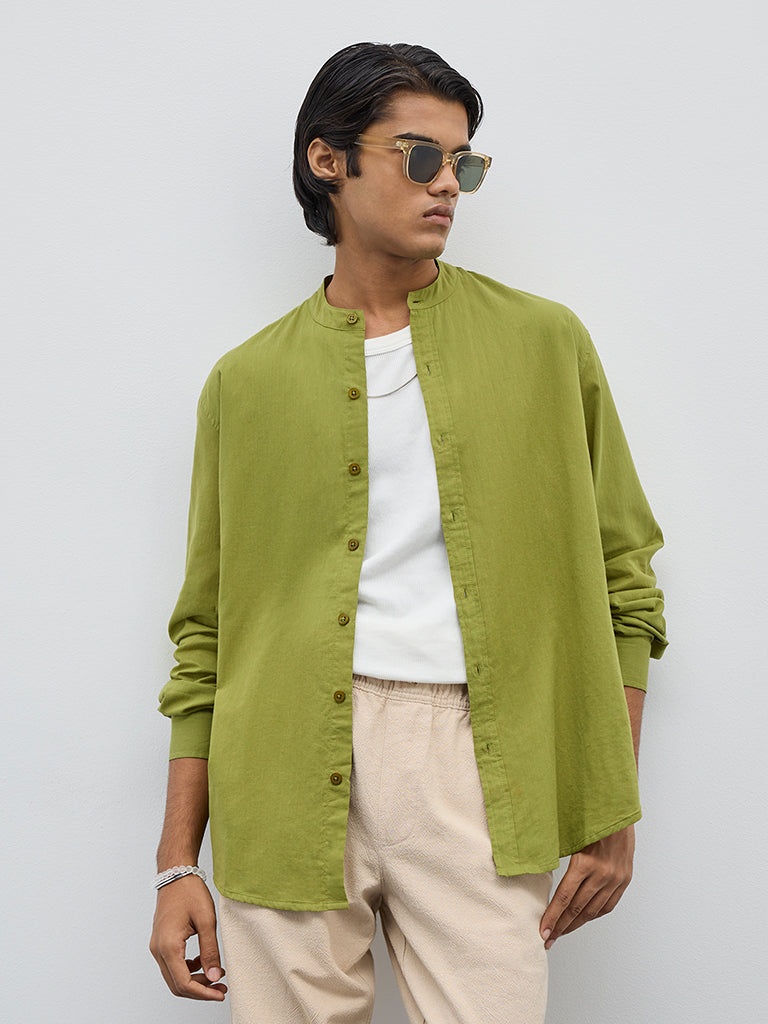 ETA Green Solid Relaxed Fit Cotton Shirt