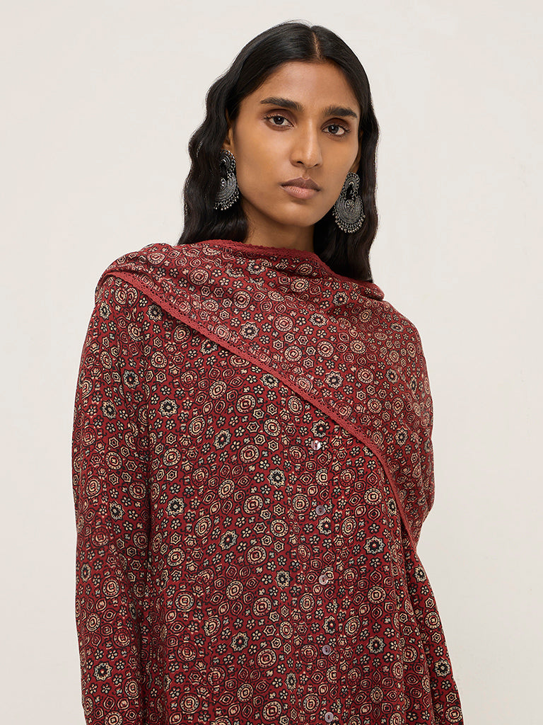 Zuba Maroon Floral Printed Dupatta