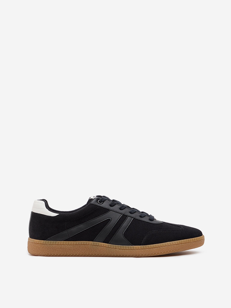 SOLEPLAY Black Retro-Style Lace-Up Sneakers