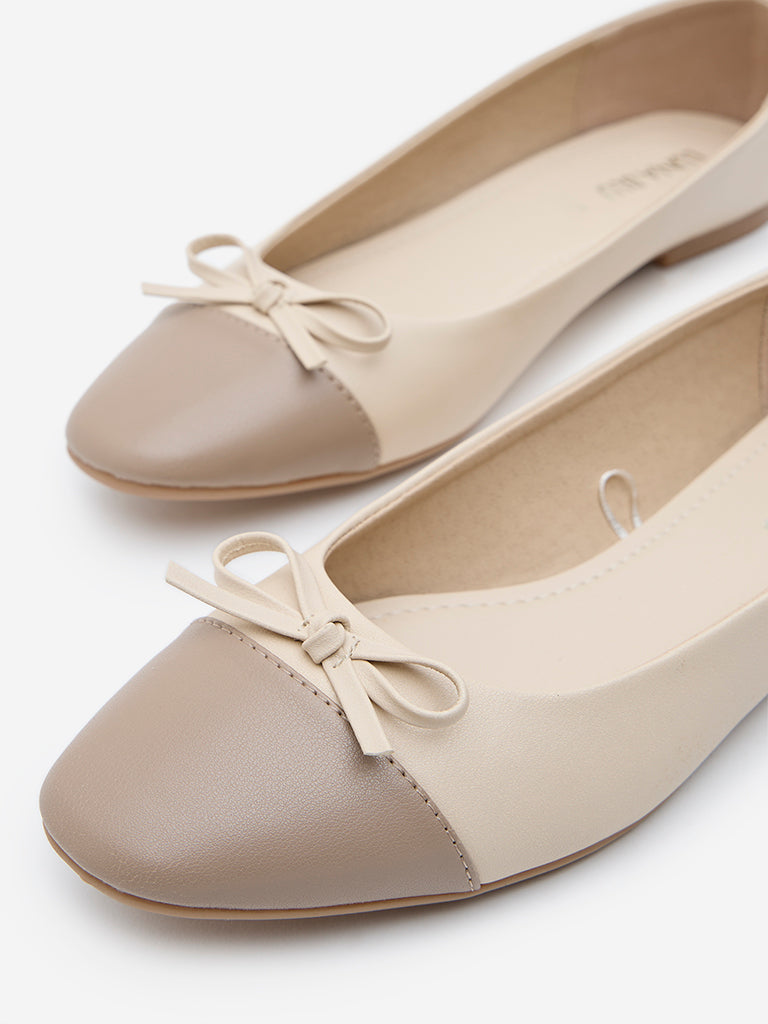 LUNA BLU Taupe Colour-Blocked Ballerina