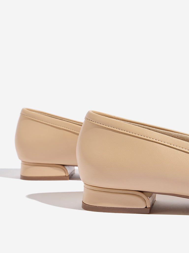 LUNA BLU Beige Metal-Detailed Loafers