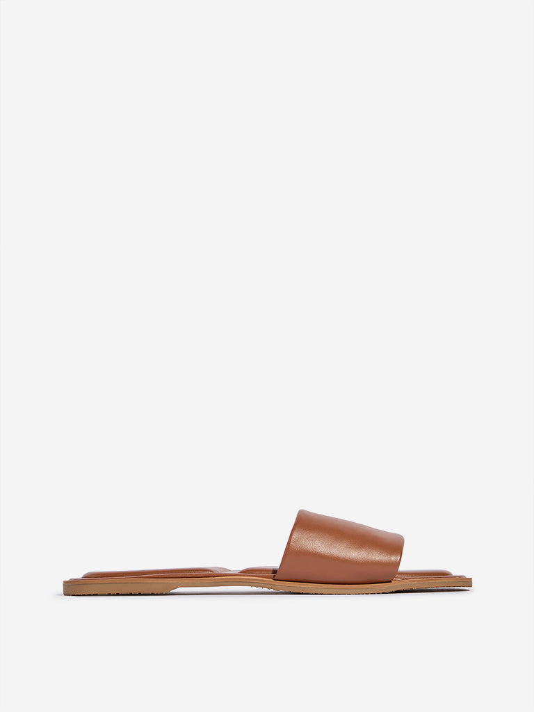 LUNA BLU Tan Slip-On Slides