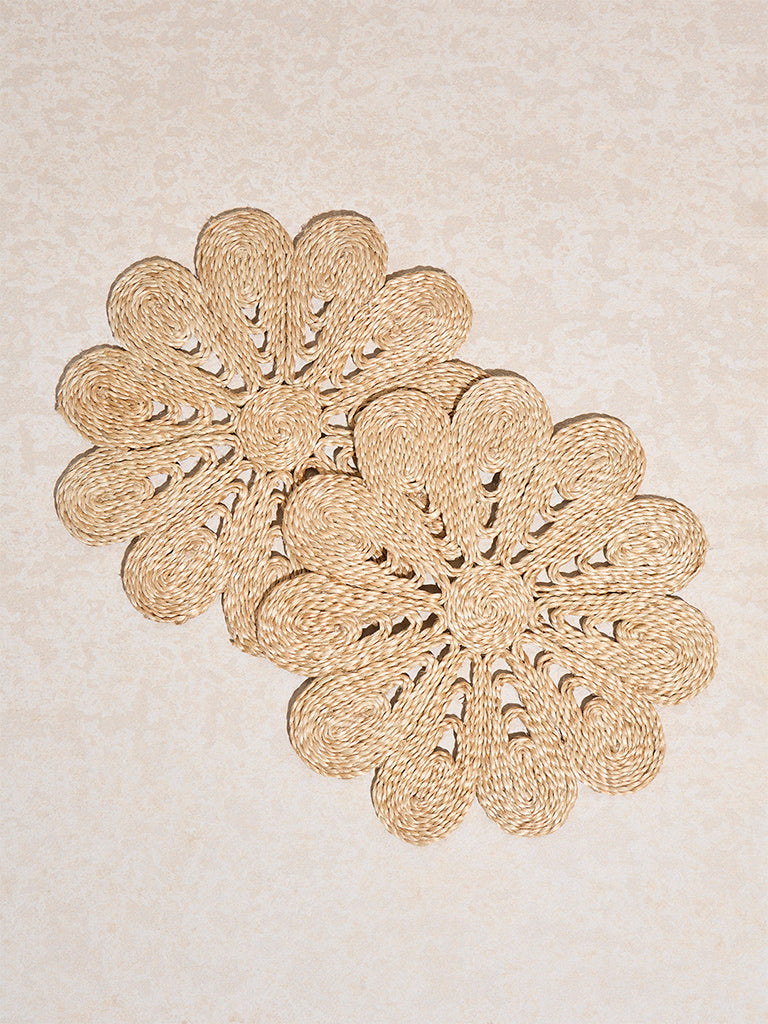 Westside Home Beige Daisy Braided Placemats (Set of 2)